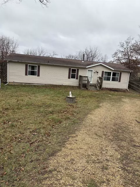 2025 Cave Rd, Mineral Point, WI 53565