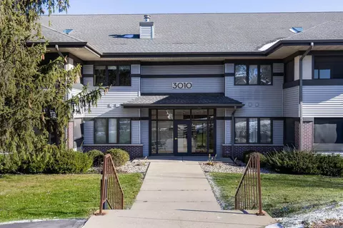 3010 Yarmouth Greenway Dr #206, Fitchburg, WI 53711