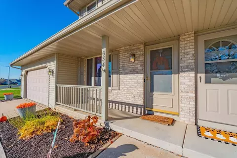 634 Constitution Ln, Deforest, WI 53532