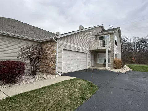 2545 Edgewood Dr, Beloit, WI 53511