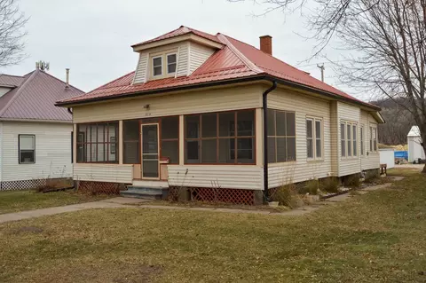 614 N Michigan St, Prairie Du Chien, WI 53821