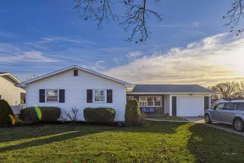 219 Roosevelt Ave, Janesville, WI 53546