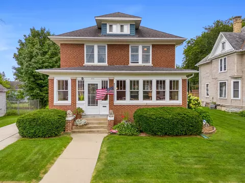323 Henry St, Beaver Dam, WI 53916