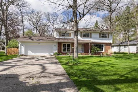 2665 E Chatsworth Dr, Beloit, WI 53511