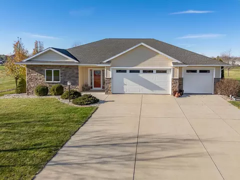 7225 Linsley Ln, Sauk City, WI 53583
