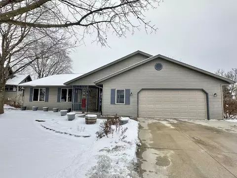 5613 Chestnut Ln, Mcfarland, WI 53558