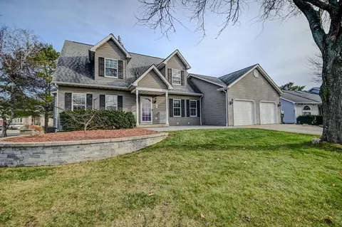 965 Thunderbird Ln, Sun Prairie, WI 53590