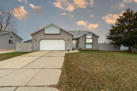 2355 Garden Dr, Janesville, WI 53546