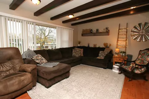 2047 Williamsburg Pl, Janesville, WI 53548