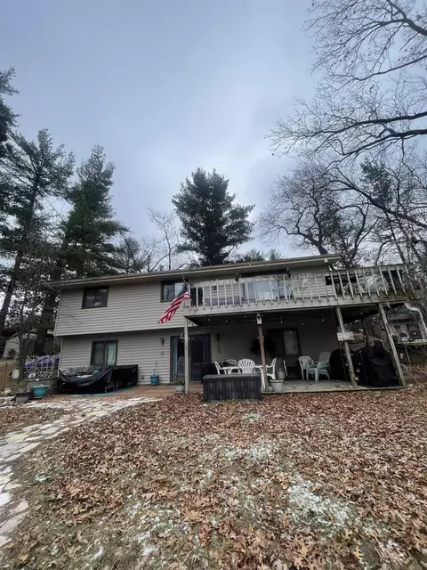n1173 Akron Road, Waupaca, WI 54981