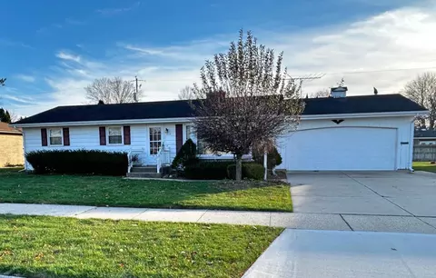 2118 Kenwood Ave, Janesville, WI 53545