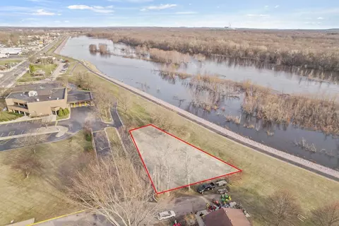117 Warren St, Portage, WI 53901