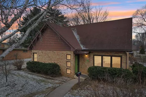 230 1st St, Prairie Du Sac, WI 53578