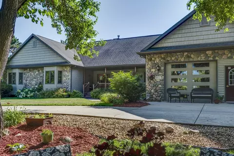 402 Rustic Dr, Madison, WI 53718