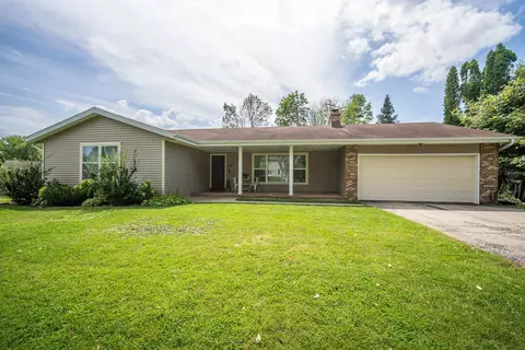 5411 Dennis Dr, Mcfarland, WI 53558