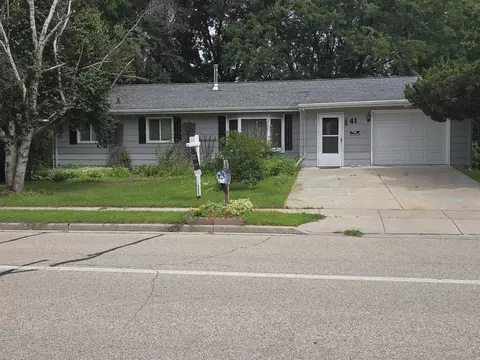 41 E Vista Blvd, Markesan, WI 53946