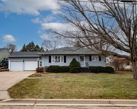 314 N Douglas St, Dodgeville, WI 53533