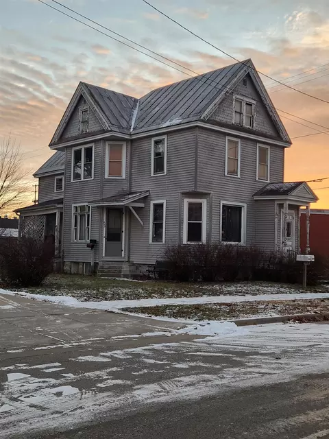422 Ferry St, La Crosse, WI 54601