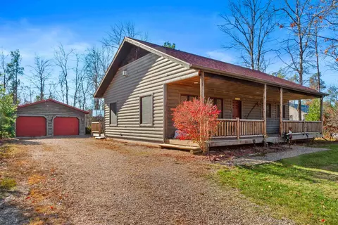 963 Thoreau Ct, Nekoosa, WI 54457