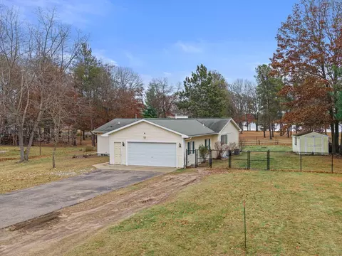 934 Sussex Ct, Nekoosa, WI 54457