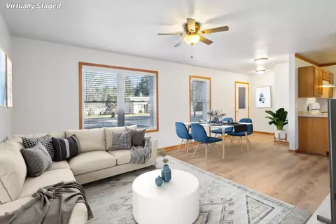 248 W Lake Ave, Wisconsin Dells, WI 53965