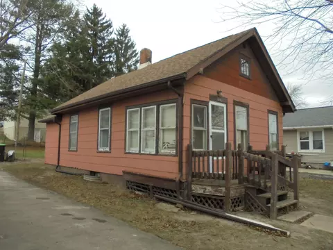 104 Smythe Ct, Beaver Dam, WI 53916