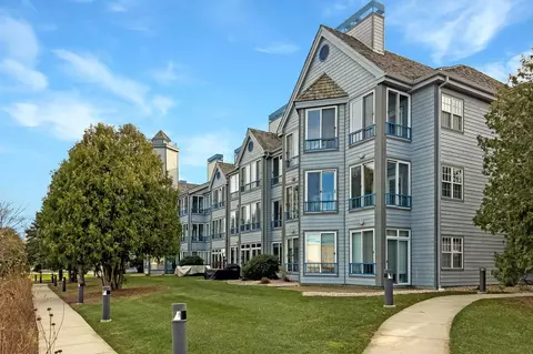 5375 Mariners Cove Dr #112, Madison, WI 53704