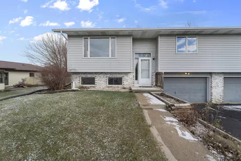 660 S Main St, Oregon, WI 53575