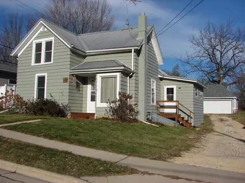 107 Cretney St, Ridgeway, WI 53582