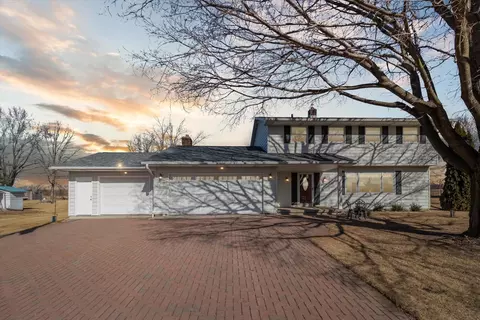 4704 Holm Rd, Oregon, WI 53575