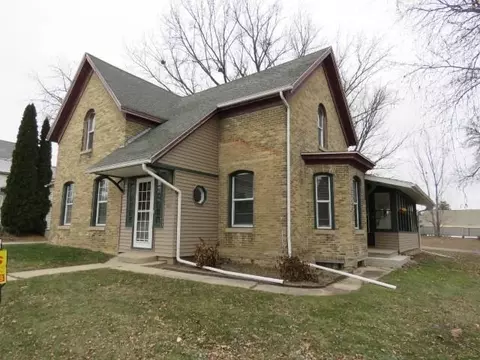 101 E State St, Fox Lake, WI 53933