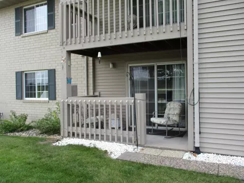 1743 S Wacouta Ave, Prairie Du Chien, WI 53821