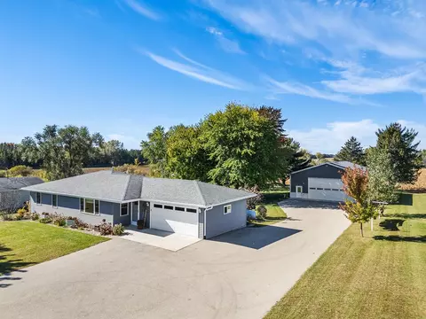 n8467 River Road, Berlin, WI 54923