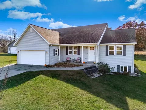 e8069 East Lake Virginia Road, Reedsburg, WI 53959