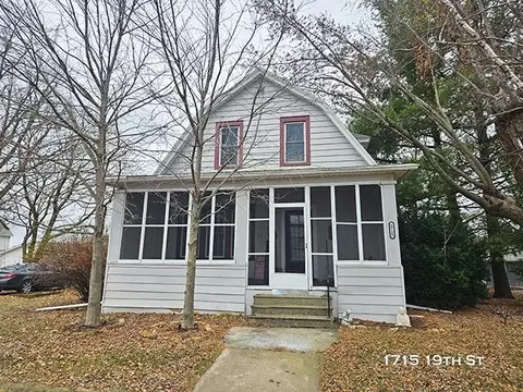 1715 19th St, Hazel Green, WI 53811
