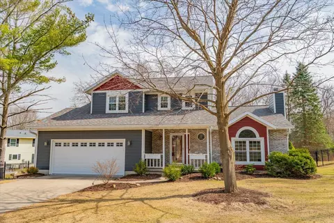 4384 Damascus Trl, Cottage Grove, WI 53527