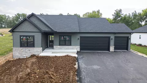 608 Olson Dr, Orfordville, WI 53576