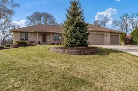 2350 Casey Ct, Beloit, WI 53511