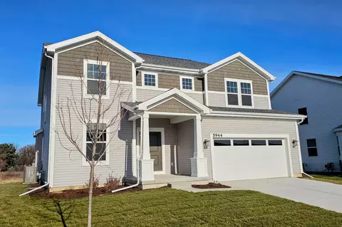 5944 Astor Dr, Fitchburg, WI 53711