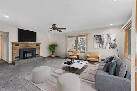 34 Taylor St, Waupun, WI 53963