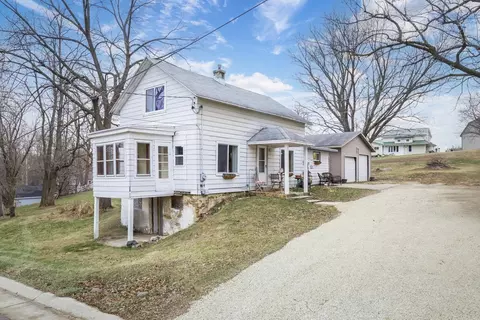 8942 N Main St, Edgerton, WI 53534
