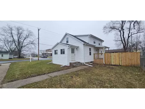 1879 Spruce St, Beloit, WI 53511
