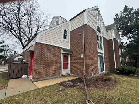 515 Donofrio Dr #4, Madison, WI 53719