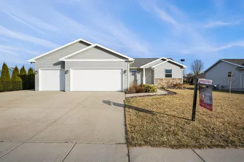 422 Chestnut St, Evansville, WI 53536