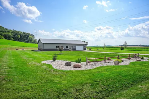 379 Heiman Ln, Marshall, WI 53559