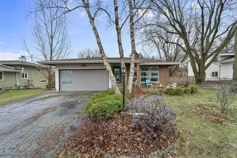 1105 Bay Ridge Rd, Madison, WI 53716
