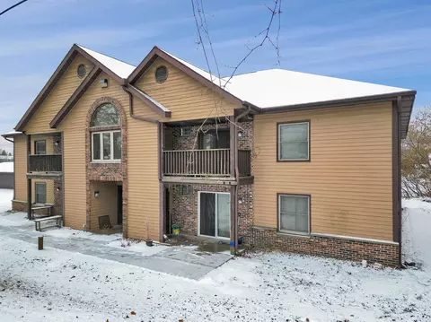 601 Bakertown Dr, Sullivan, WI 53178