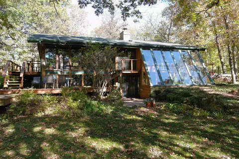 7422 Roberts Rd, Arena, WI 53503