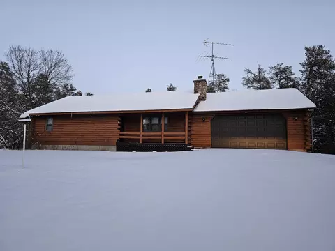 n8280 Oak Hollow Trail, New Lisbon, WI 53950