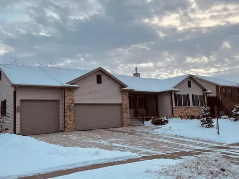 714 Avalon Rd, Columbus, WI 53925
